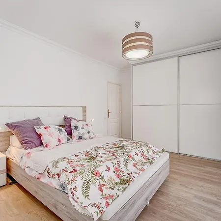 Parrot Apartament *